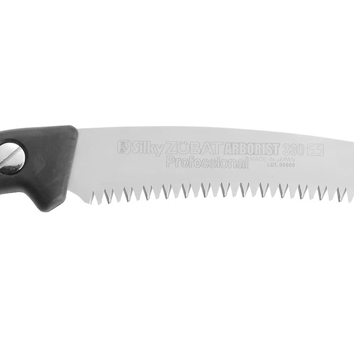 Close-up of the serrated metal blade of the Zübat 330-5.5 handsaw with engraved lettering Silky ZÜBAT ARBORIST 330 5.5 Professional