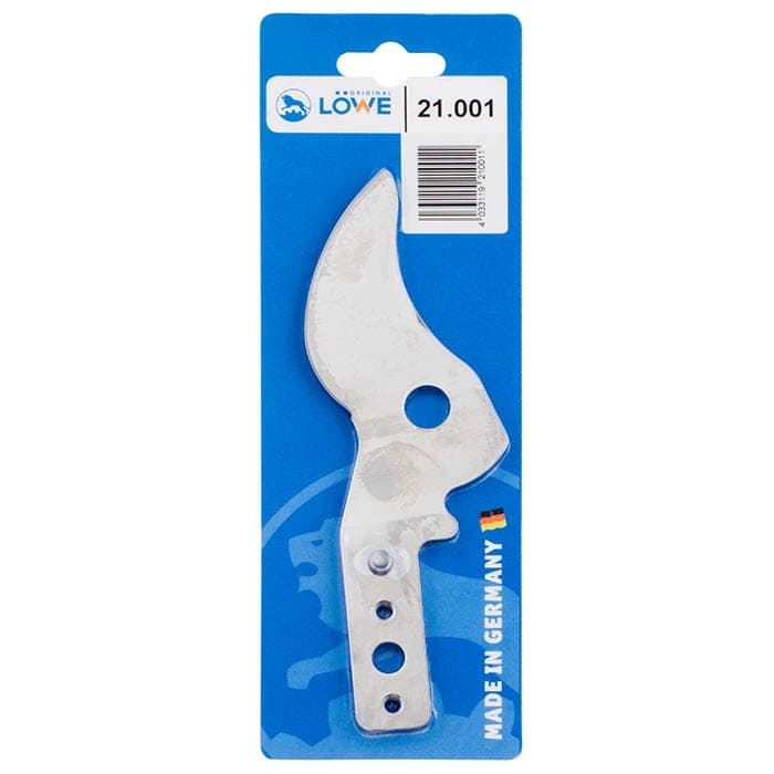 Lion 21 blade, silver blade on blue cardboard with imprint "Original Löwe" and "Made in Germany" and product number 21.001