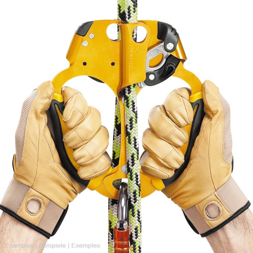 Ascentree yellow climbing frame with black handles, held by two hands with beige gloves, surrounded by a rope