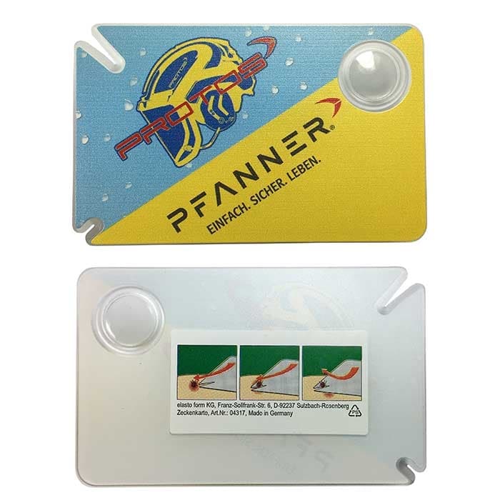 Front of the Pfanner tick card in blue and yellow with logo, text "PRO TOS" and "EINFACH. SURE. LIFE." and magnifying glass at the top right, transparent back of the tick card with three-step instructions and manufacturer's instructions