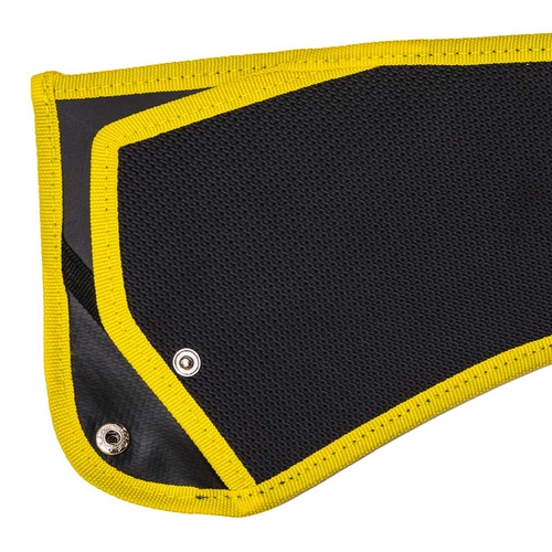 Close-up of the ArboRapid 300 / 400 case from Berger, focus on the yellow border and two silver snaps on one corner
