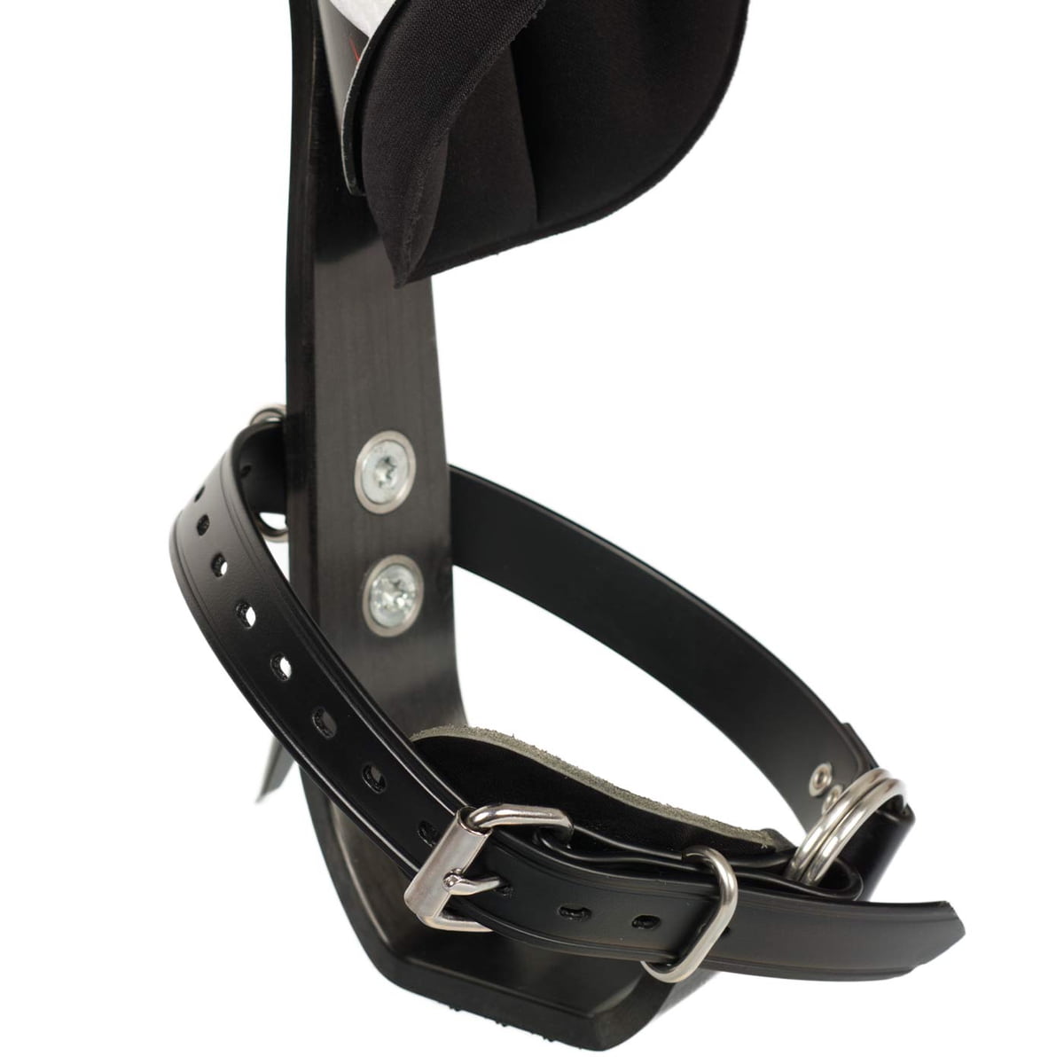 Distel Carbon 3.1 Classic by Distel, close-up of the foot strap with buckle and metal rings, side view