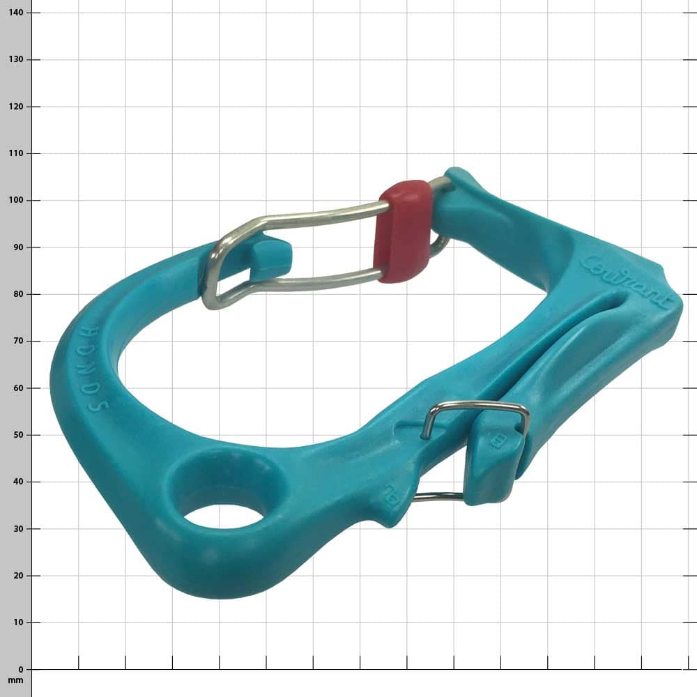 Honos L, blue carabiner with red clasp, visible embossing "Courant" and "Honos"