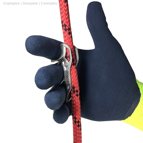 Hand with blue and yellow glove holding a red rope with a silver metal part with the inscription "RINGO"