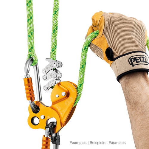 Petzl ZigZag cable system with green climbing rope, two snap hooks and hand with Petzl glove