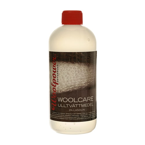 Woolpower Woolcare Ulltvättmedel Wool Detergent 3% Lanolin 500 ml with red screw cap and black label with red and white text