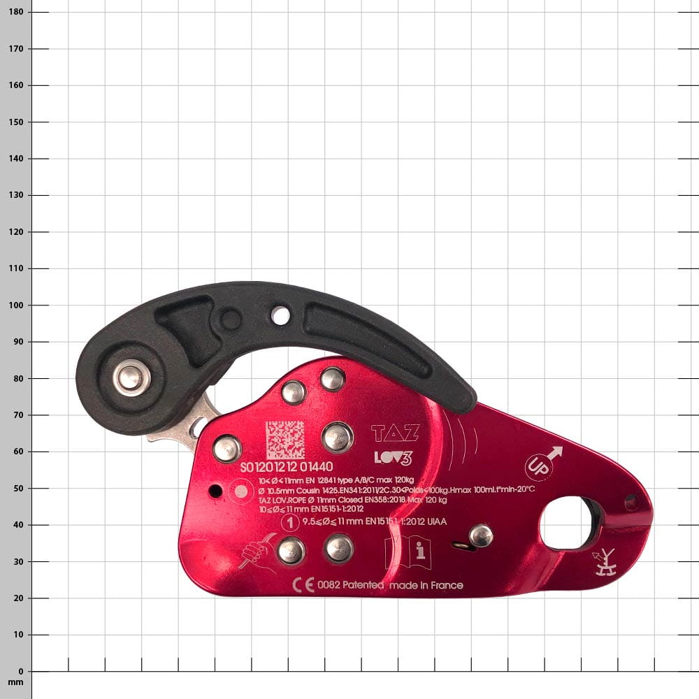 Via ferrata LOV3, manufacturer TAZ, red-black, flat plan view on a millimetre grid with inscriptions and pictograms