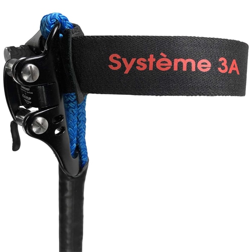 Close-up of the 3A S system with black ribbon, red inscription "Système 3A" and blue rope, metallic mechanism