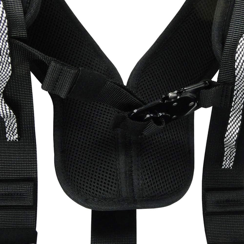 Close-up of the middle area of the Tree Austria Top harness system with black padding and metal closure