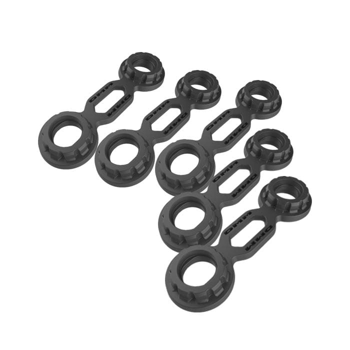 Wallis black plastic rings with connectors, four pieces